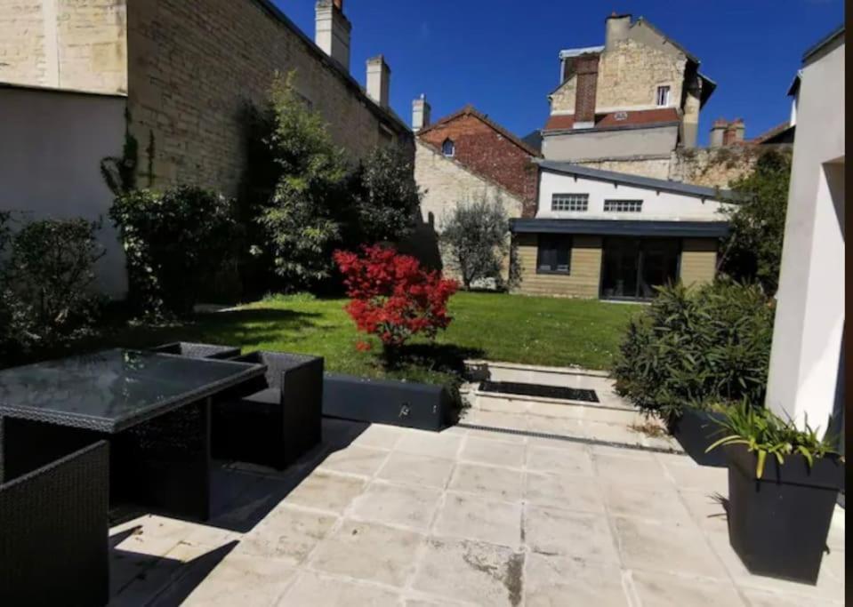 Appartement Charmant Et Elegant De Centre Ville Caen Exterior foto